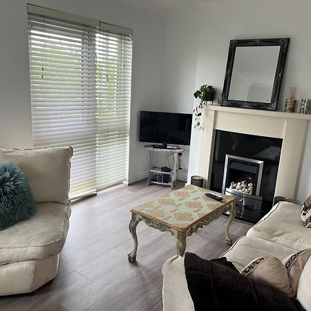 Cosy 2 Double Bed Apartment Swords Buitenkant foto