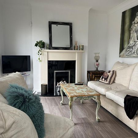 Cosy 2 Double Bed Apartment Swords Buitenkant foto