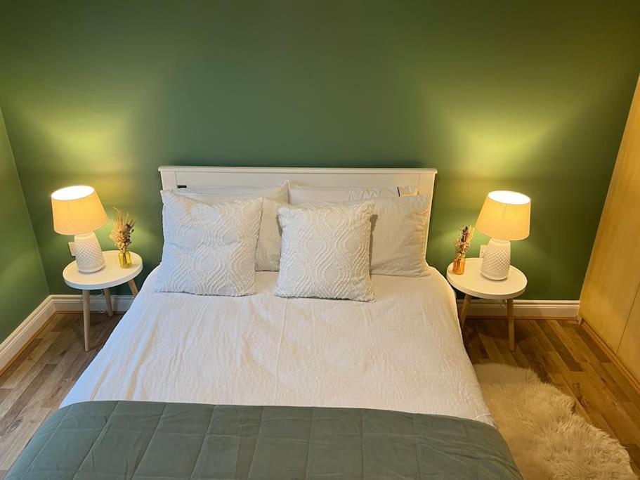 Cosy 2 Double Bed Apartment Swords Buitenkant foto